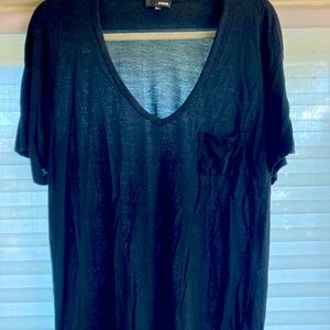 Wilfred black pocket tee size small